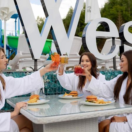 בוקובל Westhills Cottage Town & Spa מראה חיצוני תמונה