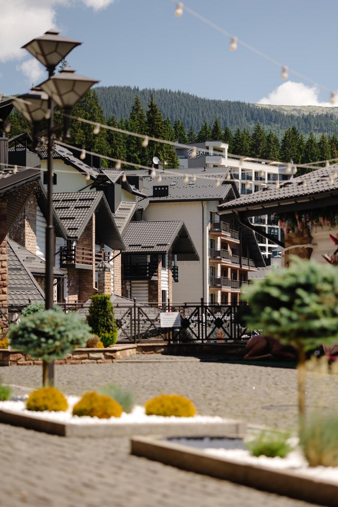 בוקובל Westhills Cottage Town & Spa מראה חיצוני תמונה