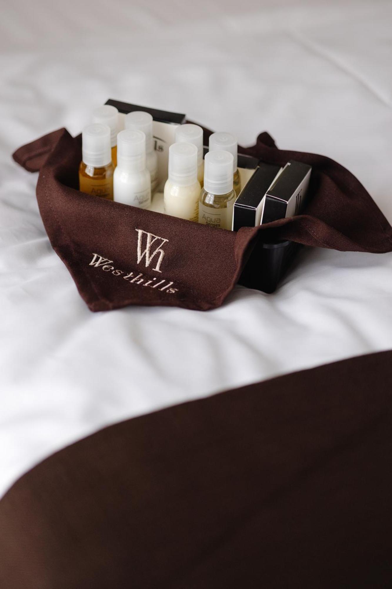 בוקובל Westhills Cottage Town & Spa מראה חיצוני תמונה